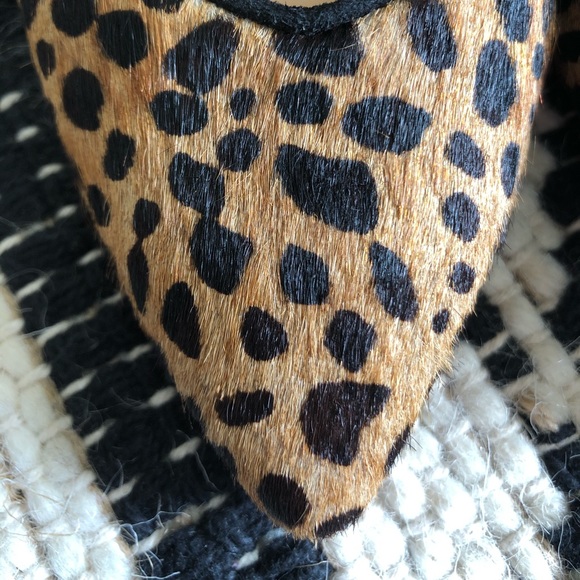 DUO Leopard Block Heel Pumps - Picture 6 of 7